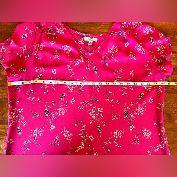 Croft & Barrow Pink Floral Chiffon Top with Cap Sleeves Size Large - Picture 8 of 8